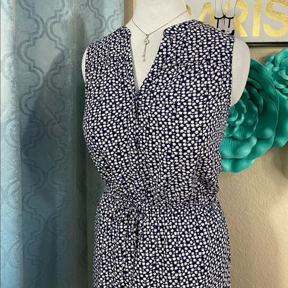 GAP Sleeveless Shirt Dress, Elastic waist w/ drawstring
Size S - Picture 4 of 12